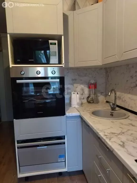 4-комнатная квартира: Кемерово, Октябрьский проспект, 82 (73.8 м) - Фото 2