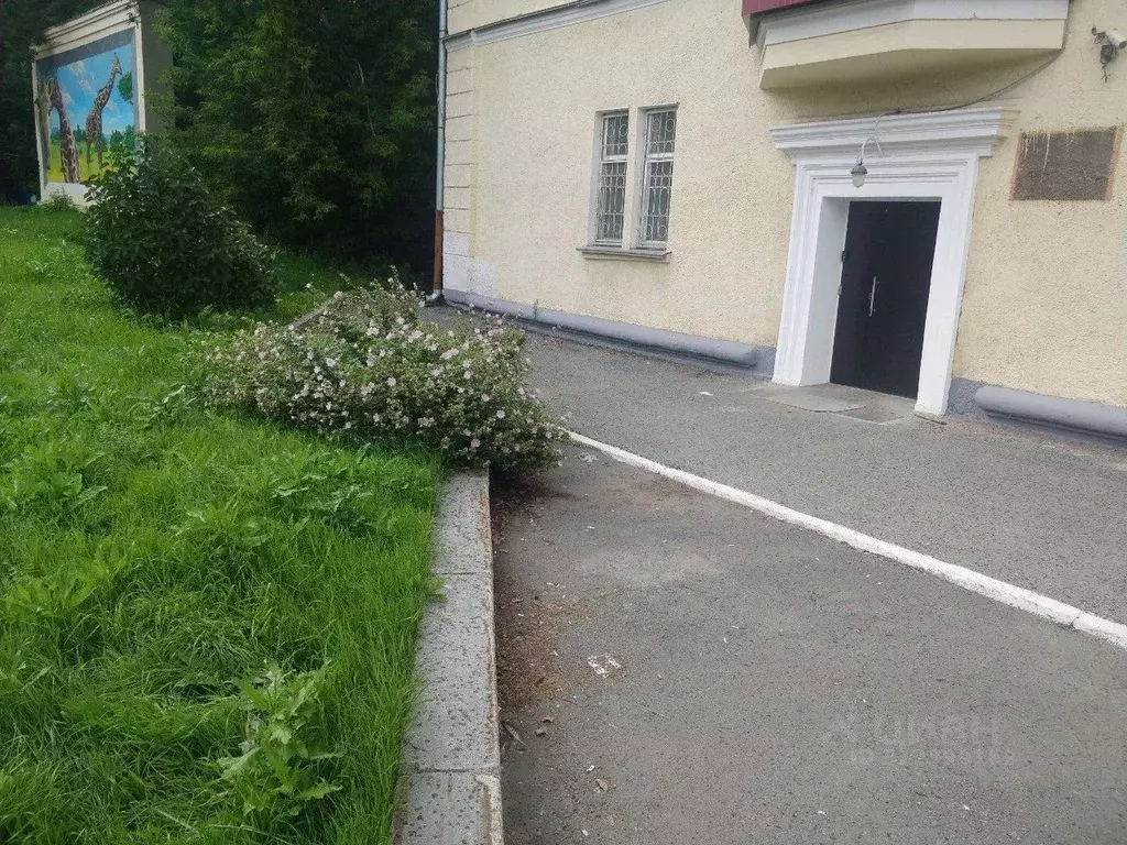 Помещение свободного назначения в Свердловская область, Екатеринбург ... - Фото 0