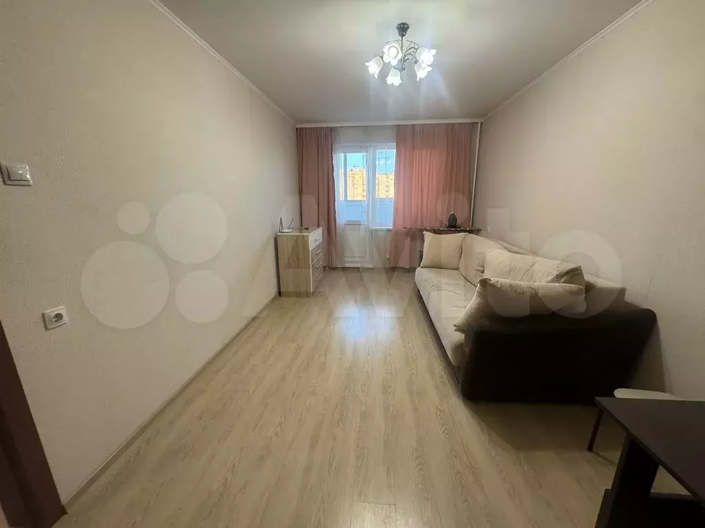 1-к. квартира, 40 м, 15/17 эт. - Фото 1