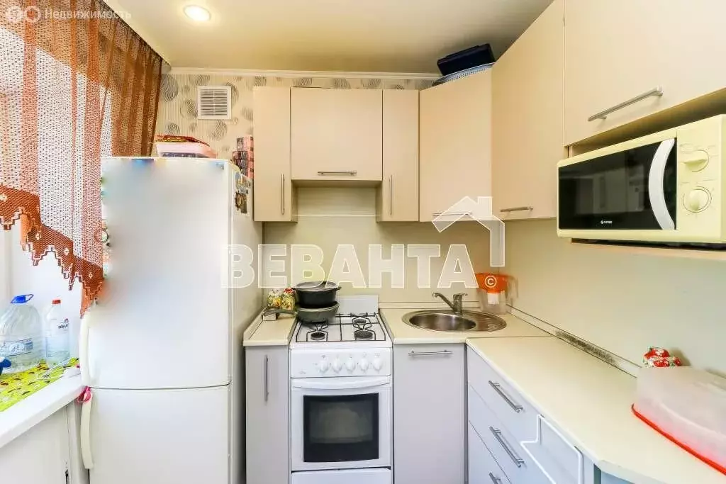 2-комнатная квартира: Тюмень, улица Карла Маркса, 129 (41.8 м) - Фото 1