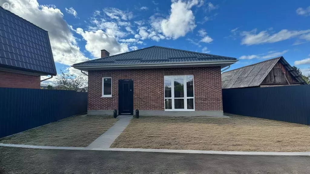 Дом в Майкоп, улица 9 Января, 1 (100 м) - Фото 1