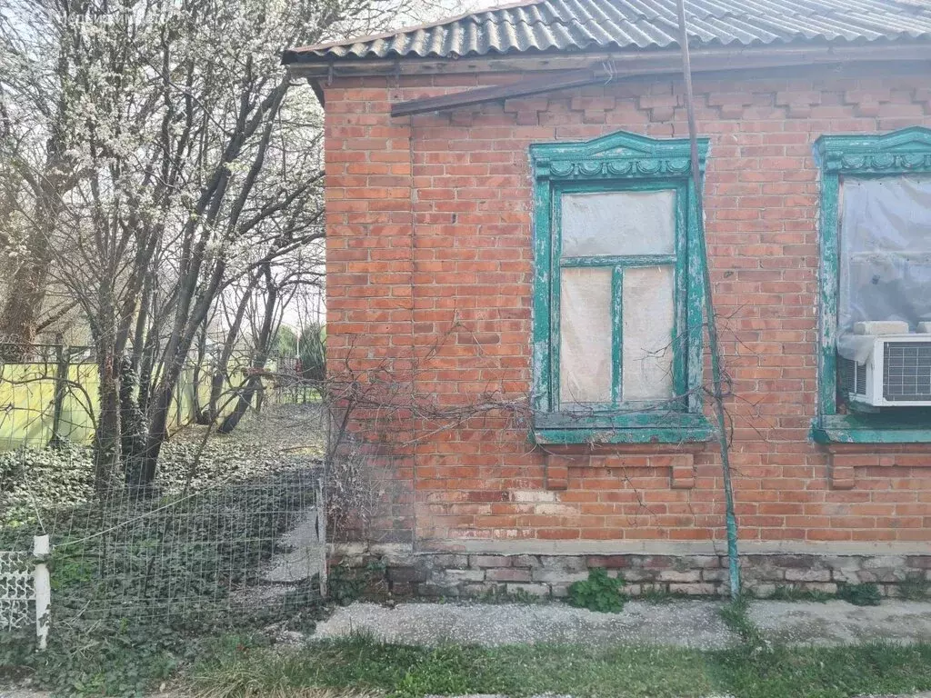 Дом в село Суворовское, Октябрьская улица (70 м) - Фото 1