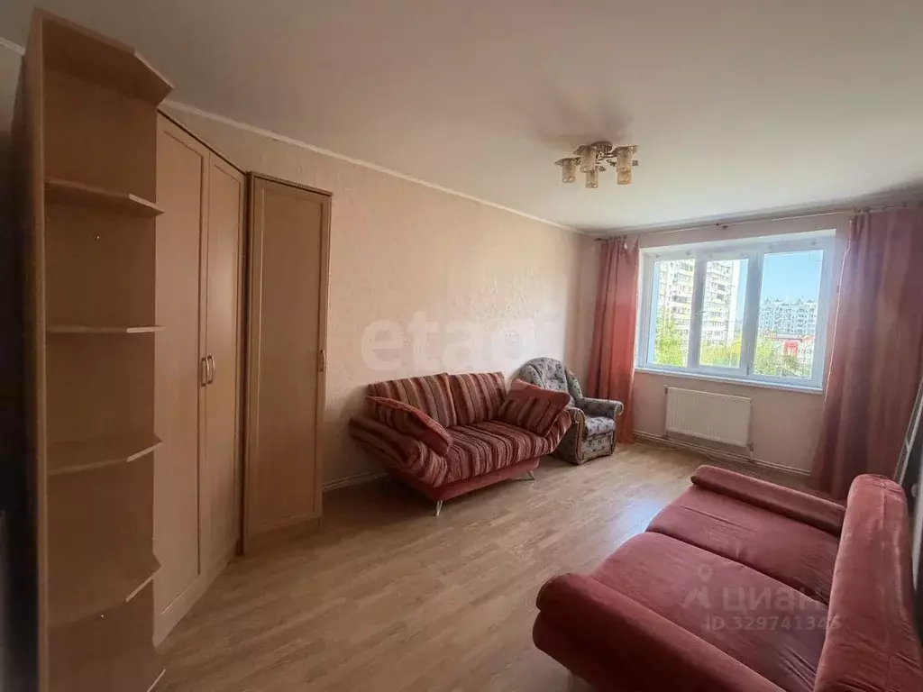 3-к кв. Белгородская область, Белгород ул. Есенина, 52 (63.0 м) - Фото 1