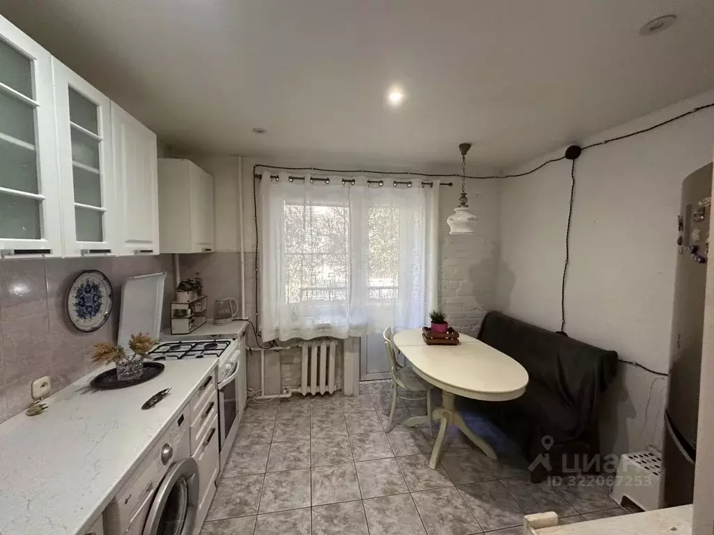 2-к кв. Астраханская область, Астрахань ул. 11-й Красной Армии, 6к1 ... - Фото 1