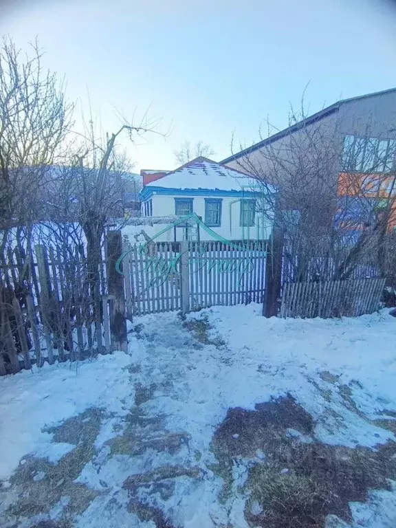 Дом в Оренбургская область, Кувандык Вокзальная ул., 4 (50 м) - Фото 0