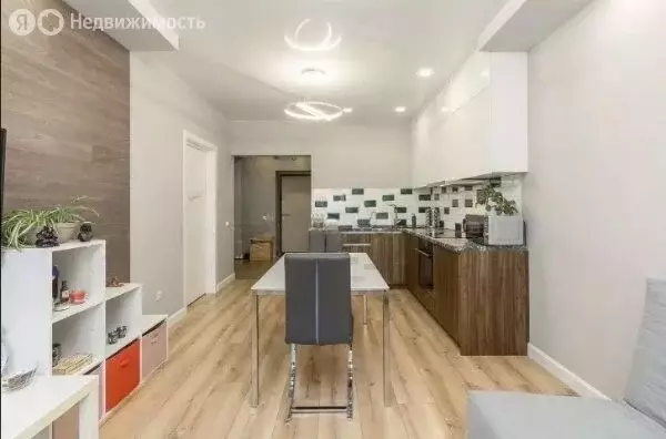 1-комнатная квартира: Тюмень, Комбинатская улица, 54к2 (44.9 м) - Фото 0