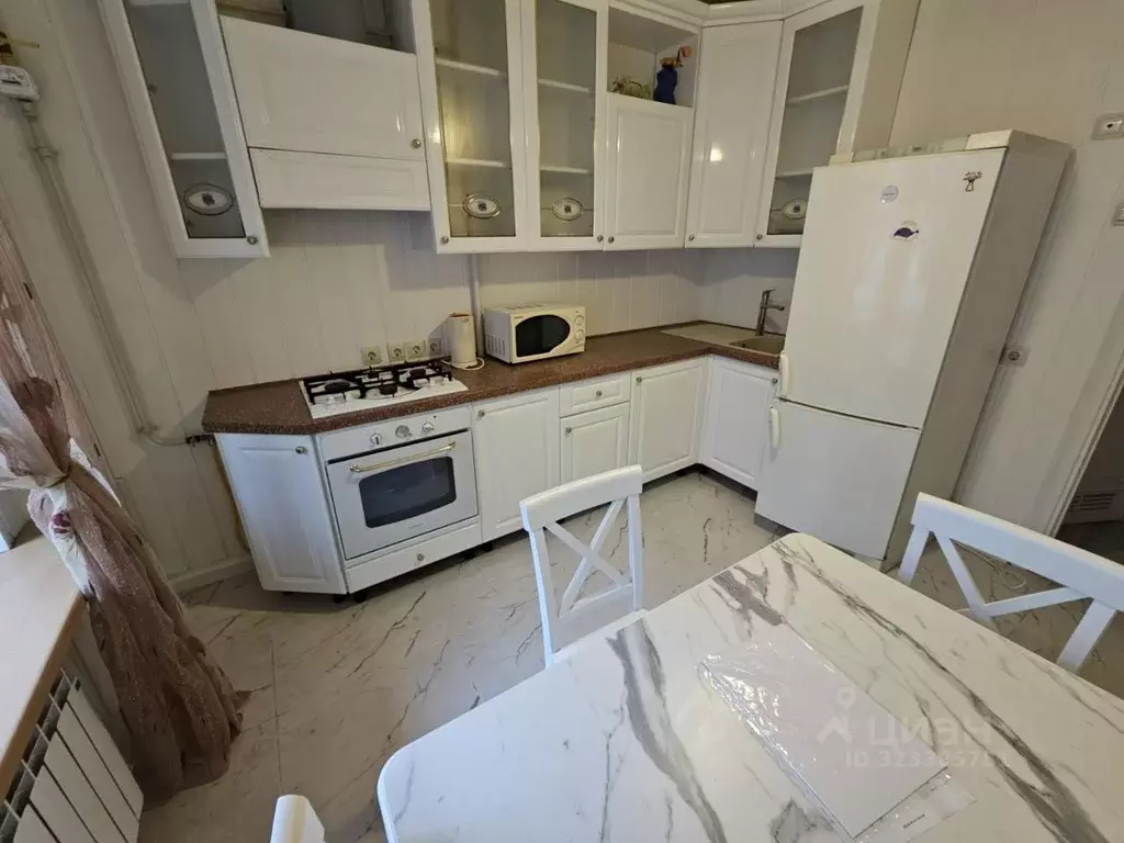 3-к кв. Нижегородская область, Нижний Новгород ул. Максима Горького, ... - Фото 0