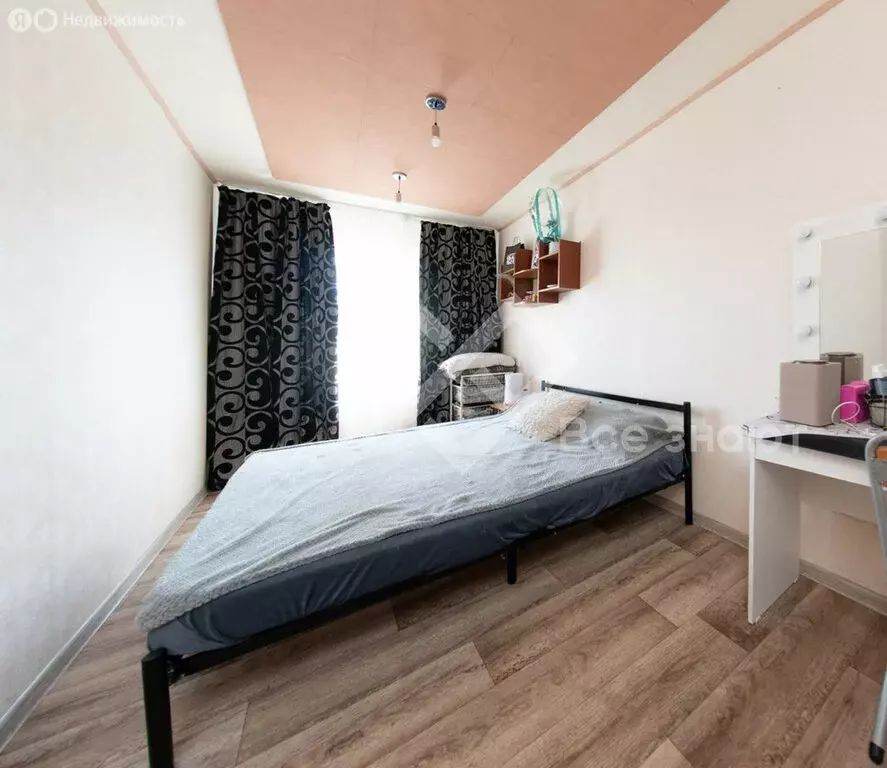 3-комнатная квартира: Челябинск, улица Молодогвардейцев, 60А (64 м) - Фото 0