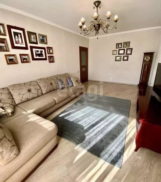 3-к кв. Алтай, Горно-Алтайск ул. Петра Сухова (87.0 м) - Фото 1