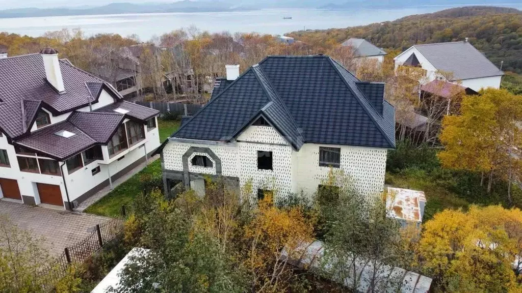 Дом в Камчатский край, Петропавловск-Камчатский ул. Топоркова, 25 (524 ... - Фото 1