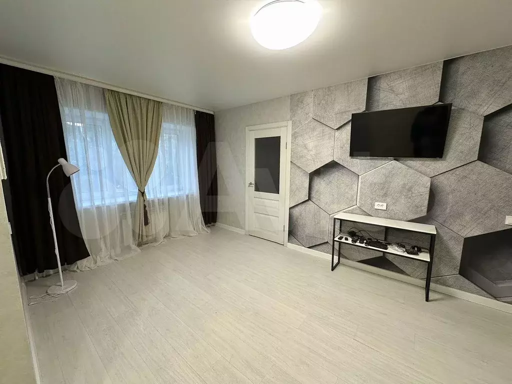 2-к. квартира, 52 м, 1/5 эт. - Фото 1