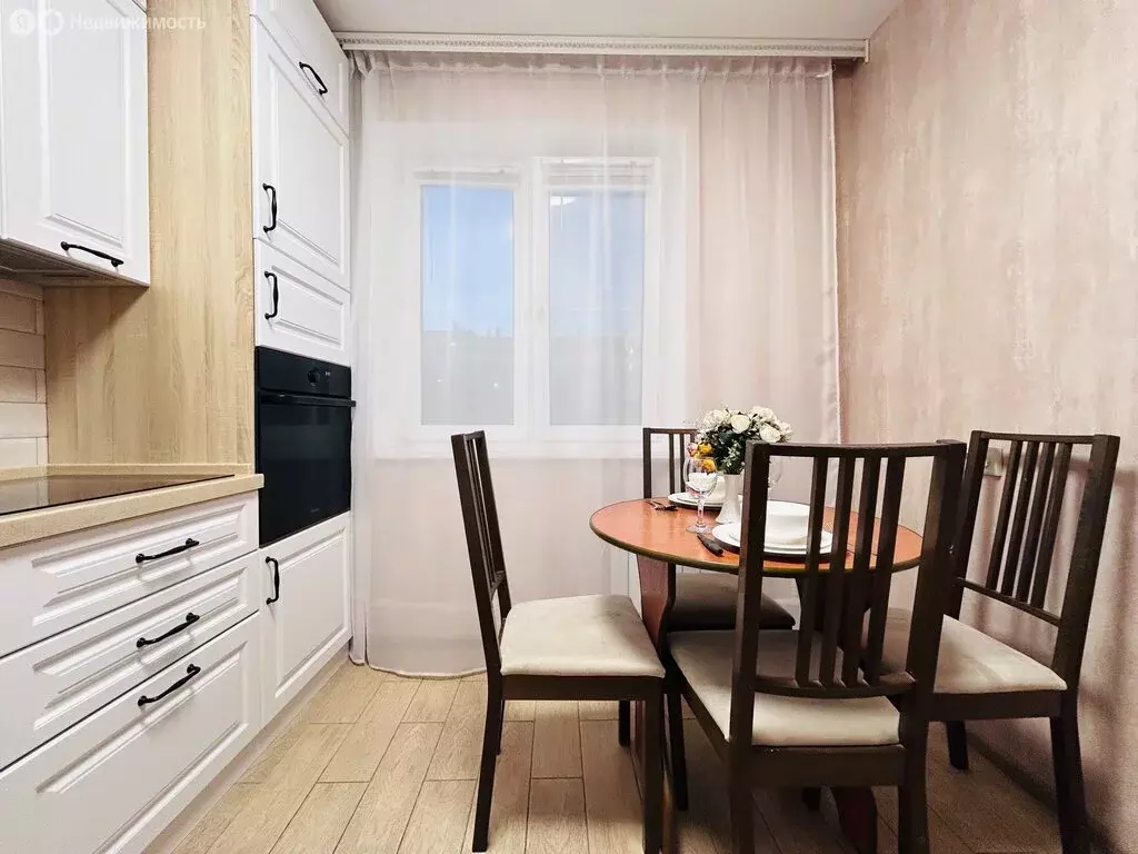 2-комнатная квартира: Челябинск, улица Академика Сахарова, 10 (56.7 м) - Фото 0