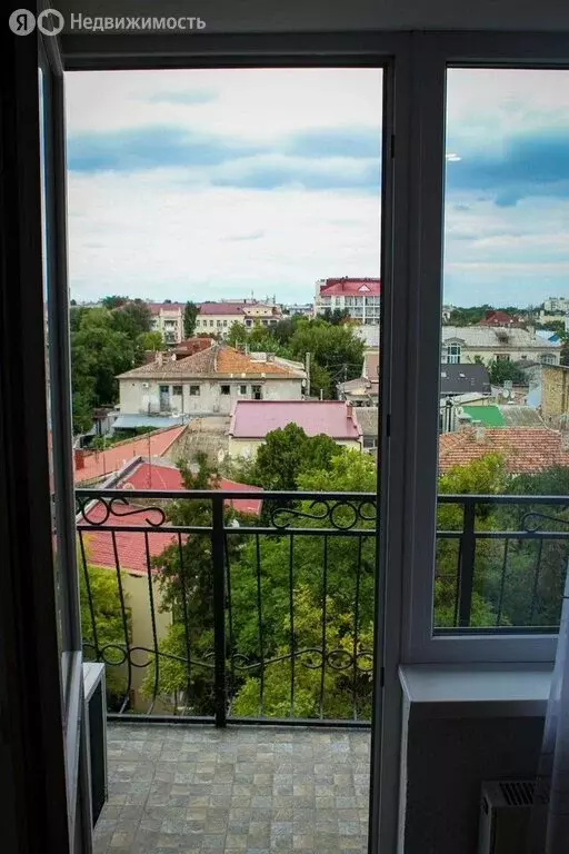 2-комнатная квартира: Евпатория, улица Кирова, 13А (82.6 м) - Фото 1