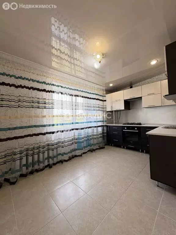 2-комнатная квартира: Октябрьский, 35-й микрорайон, 30В (65.1 м) - Фото 1