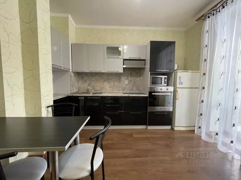 2-к кв. Удмуртия, Ижевск ул. Карла Маркса, 455 (65.0 м) - Фото 1