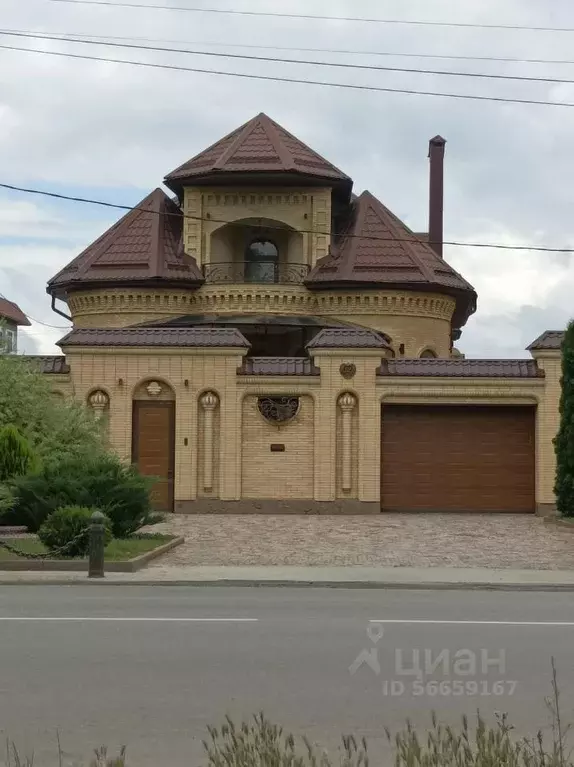 Дом в Карачаево-Черкесия, Черкесск Спортивная ул., 76 (250 м) - Фото 0