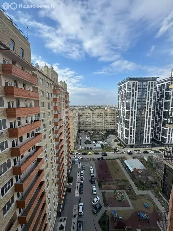 3-комнатная квартира: Астрахань, улица Трофимова, 6 (90.9 м) - Фото 0