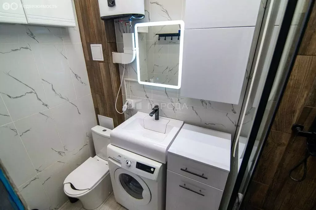 3-комнатная квартира: Барнаул, улица Матросова, 11 (65.9 м) - Фото 0