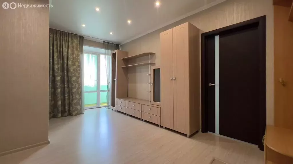 2-комнатная квартира: Энгельс, Минская улица, 32А (73 м) - Фото 1