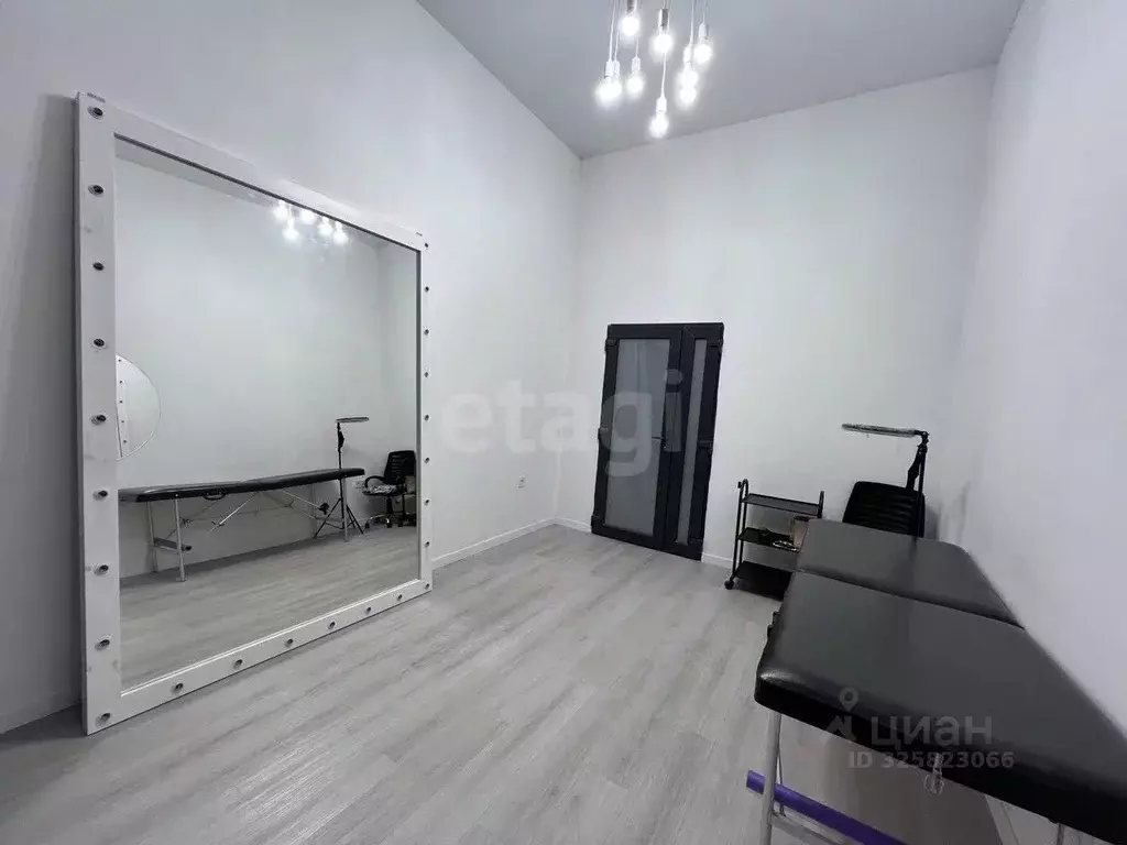 Помещение свободного назначения в Крым, Симферополь ул. Караимская (18 ... - Фото 2