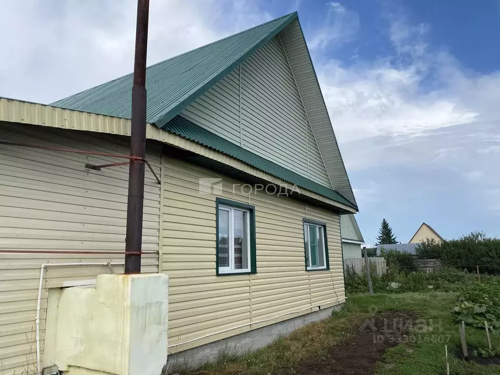 Дом в Новосибирская область, Венгеровский муниципальный округ, с. ... - Фото 1