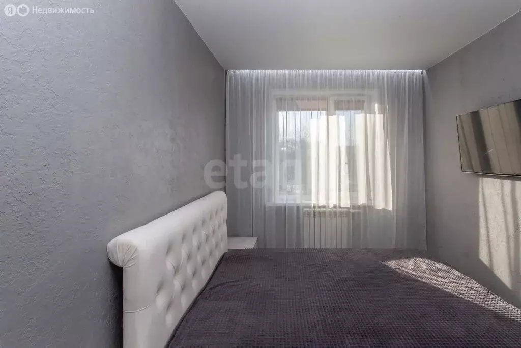 3-комнатная квартира: Тобольск, 8-й микрорайон, 22 (61.2 м) - Фото 2