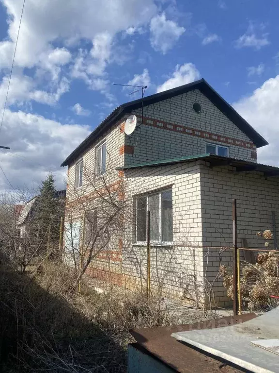 Дом в Саратовская область, Энгельсский район, Красноярское ... - Фото 0