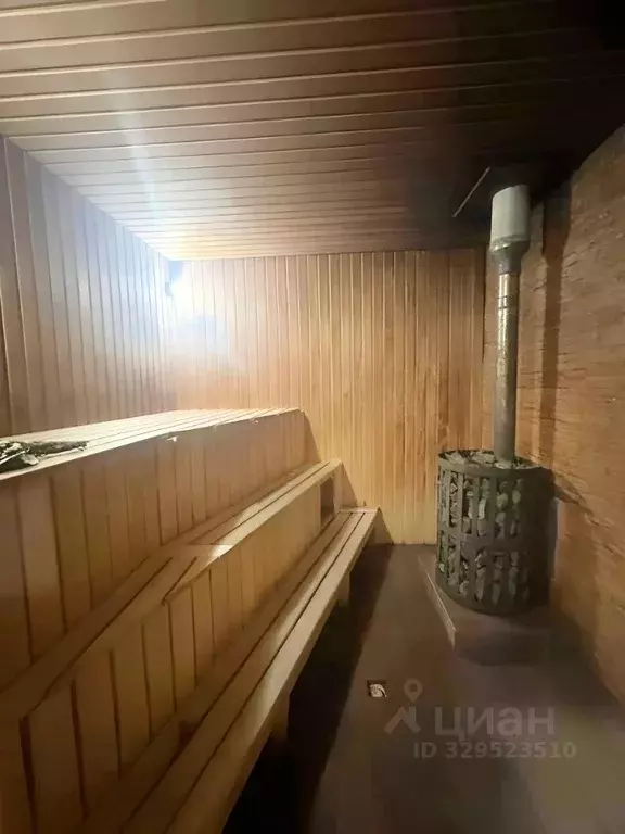 Дом в Саратовская область, с. Пристанное ул. Волжская, 8 (180 м) - Фото 1