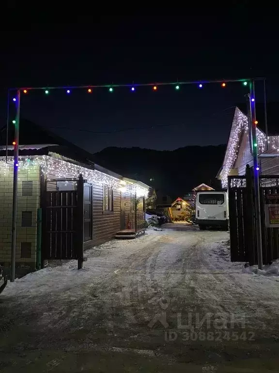 Дом в Карачаево-Черкесия, Зеленчукский район, с. Архыз ул. Курджиева, ... - Фото 1