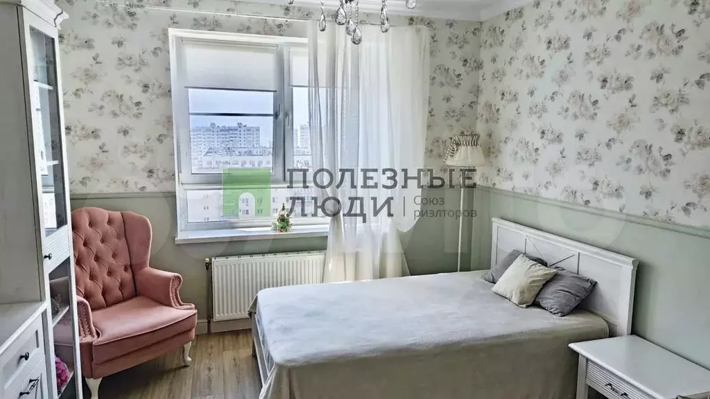 Доля в 2-к. квартире, 66,1 м, 14/16 эт. - Фото 0