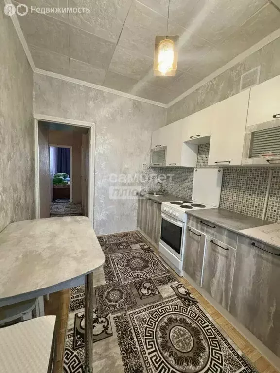 3-комнатная квартира: Бийск, улица Льнокомбинат, 17/2 (59 м) - Фото 2