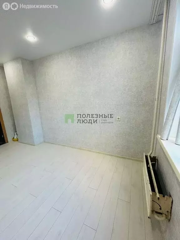 Квартира-студия: Красноярск, улица Железнодорожников, 9 (11.8 м) - Фото 2