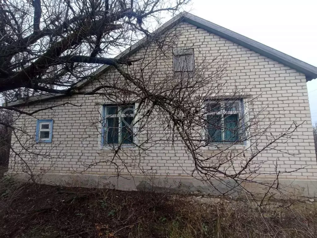 Дом в Волгоградская область, Калачевский район, Ляпичевское с/пос, ... - Фото 1