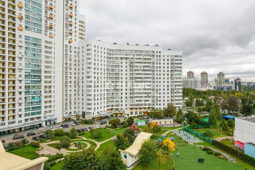 Продается 3-комнатная квартира - Фото 1