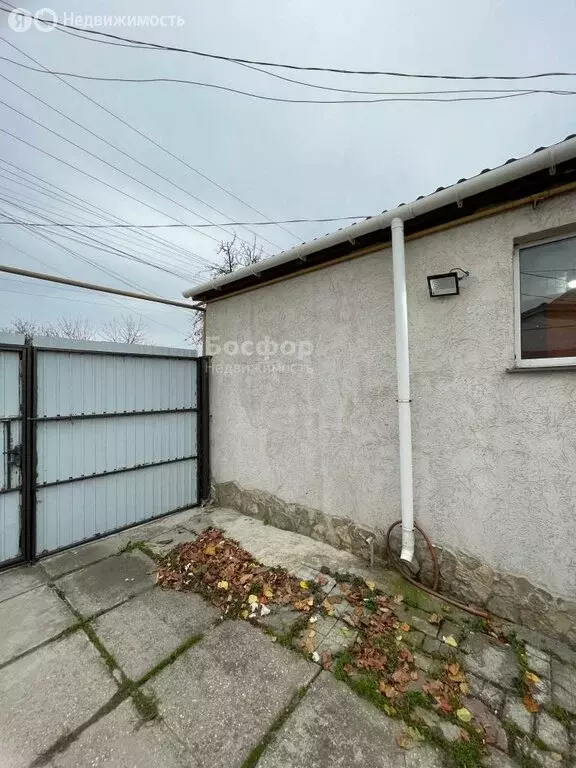 3-комнатная квартира: Феодосия, улица Чернышевского, 1 (60 м) - Фото 1