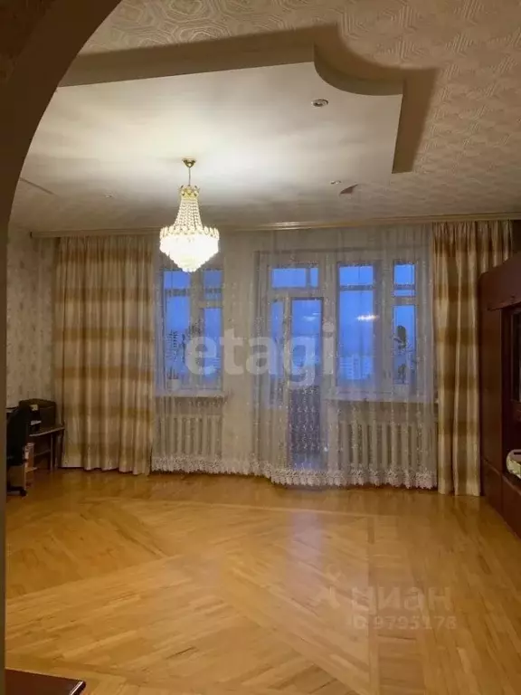 4-к кв. Татарстан, Казань ул. Кул Гали, 2 (165.0 м) - Фото 0