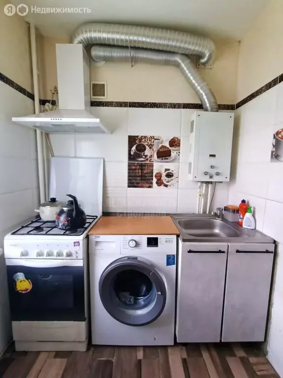 3-комнатная квартира: Таганрог, улица Шаумяна, 12 (54 м) - Фото 1