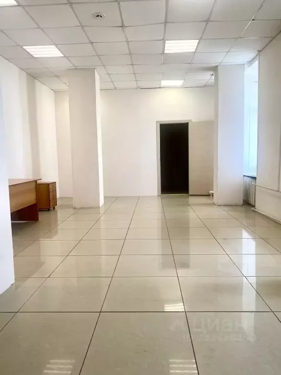 Помещение свободного назначения в Алтайский край, Барнаул просп. ... - Фото 2