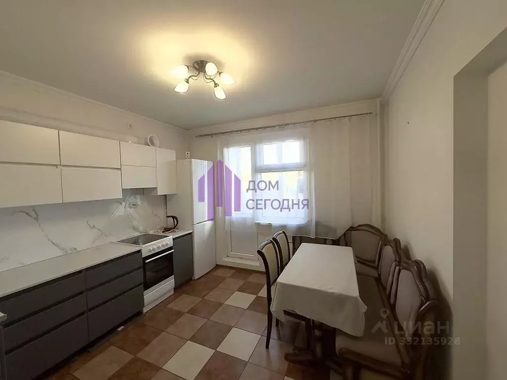 3-к кв. Москва Перовская ул., 66к8 (82.5 м) - Фото 1