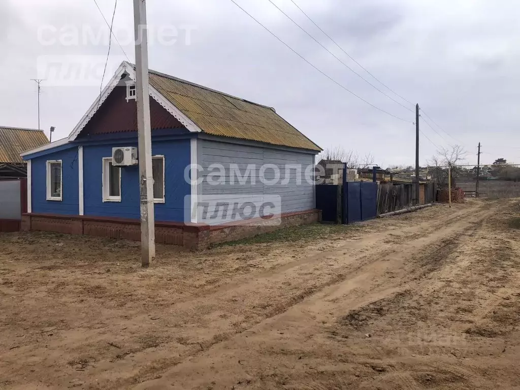 Дом в Астраханская область, Икрянинский район, с. Оранжереи ул. ... - Фото 0