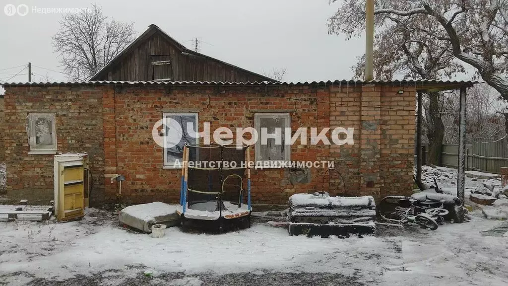 Дом в Новошахтинск, улица Красина (50 м) - Фото 1