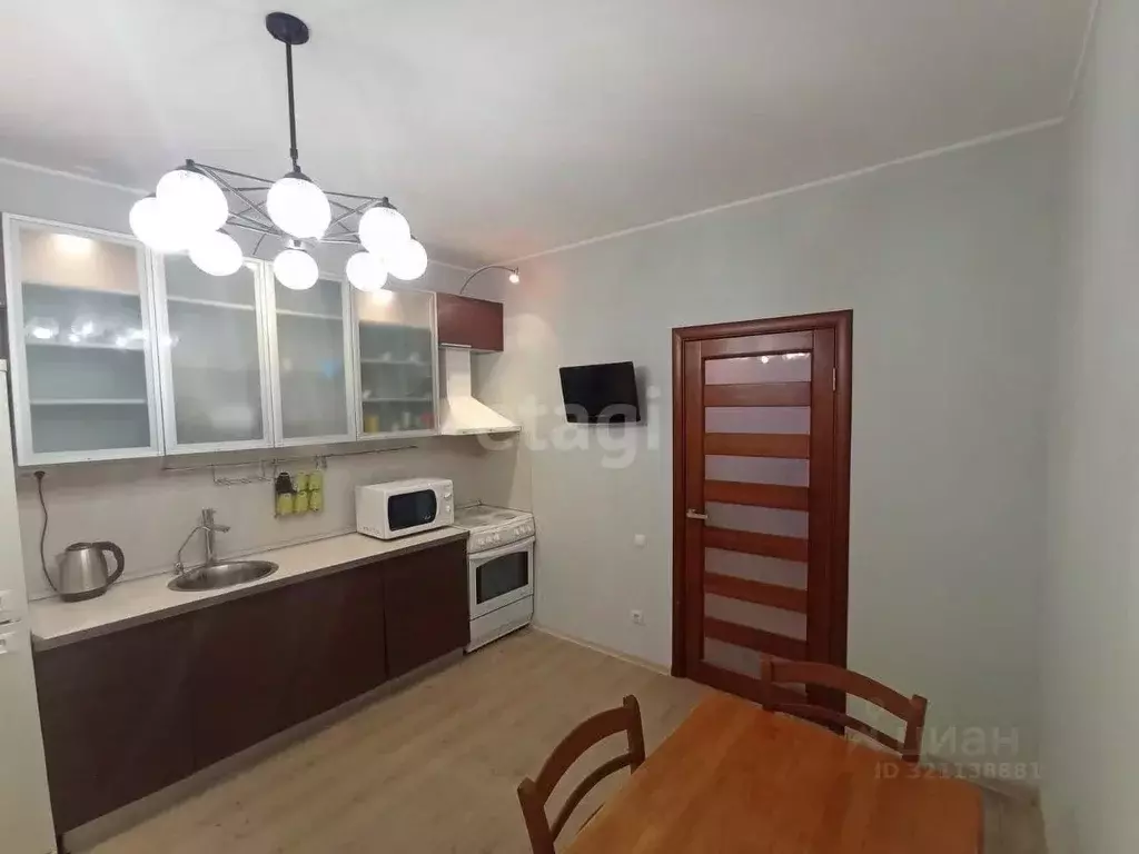3-к кв. Белгородская область, Старый Оскол Степной мкр, 6 (91.4 м) - Фото 1