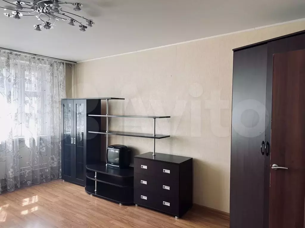 1-к. квартира, 42 м, 8/10 эт. - Фото 1