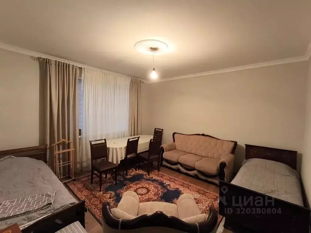 Дом в Дагестан, Буйнакск ул. Имама Шамиля, 77 (100 м) - Фото 2
