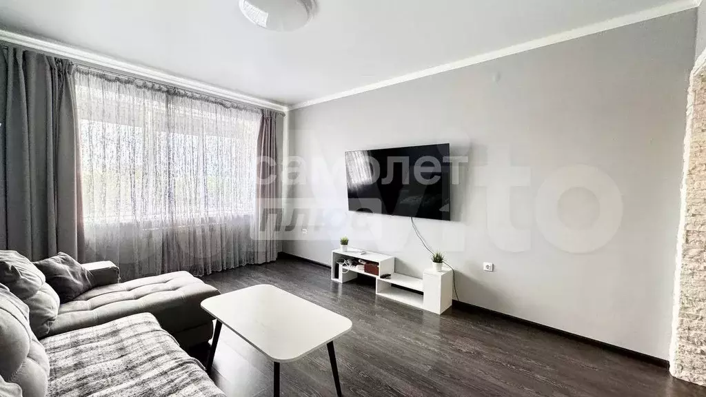 2-к. квартира, 61 м, 3/3 эт. - Фото 1