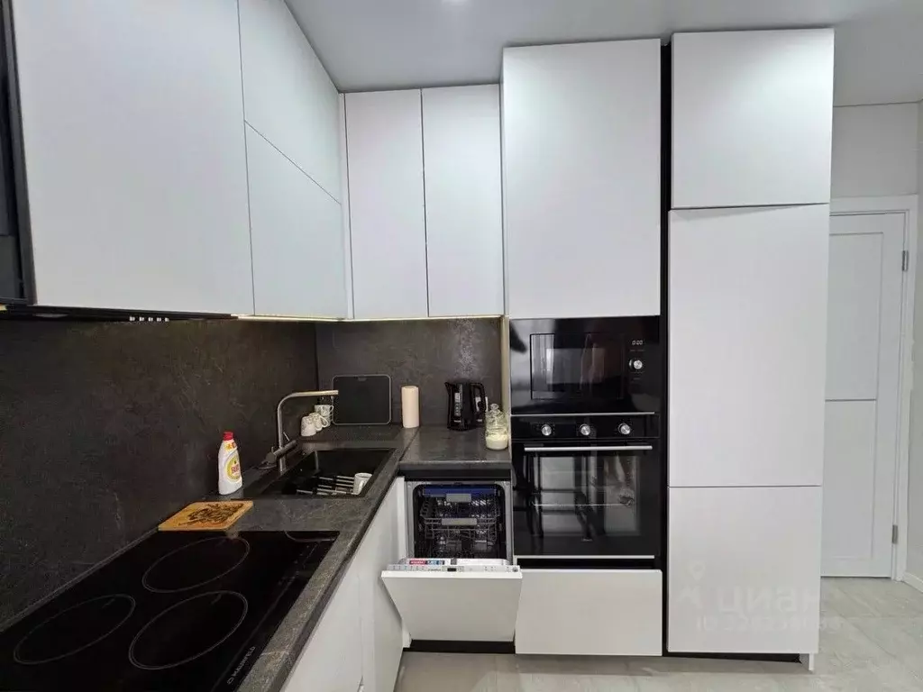 1-к кв. Крым, Симферополь просп. Александра Суворова, 101 (40.0 м) - Фото 1