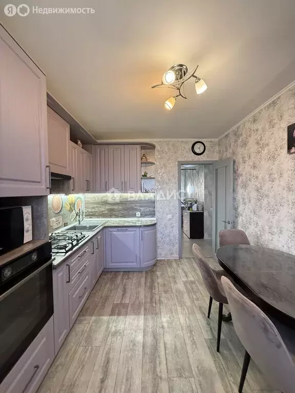 2-комнатная квартира: Октябрьский, 28-й микрорайон, 7 (60.9 м) - Фото 0