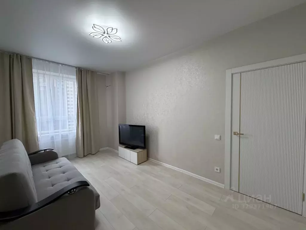 1-к кв. Астраханская область, Астрахань ул. Ахшарумова, 27В (36.0 м) - Фото 1