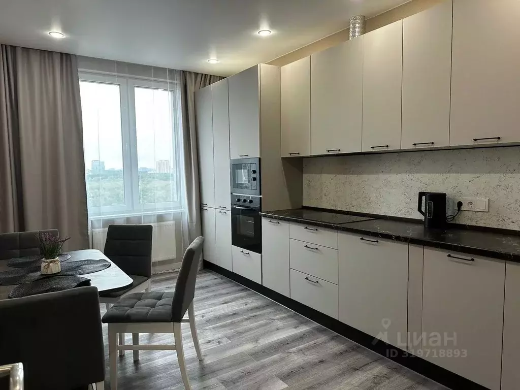 3-к кв. Санкт-Петербург Богатырский просп., 2А (81.0 м) - Фото 0