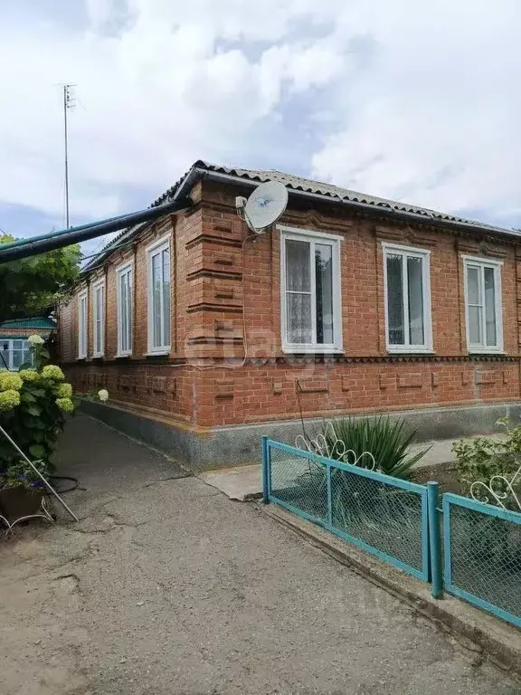 Дом в Ростовская область, Неклиновский район, Новобессергеневское ... - Фото 1